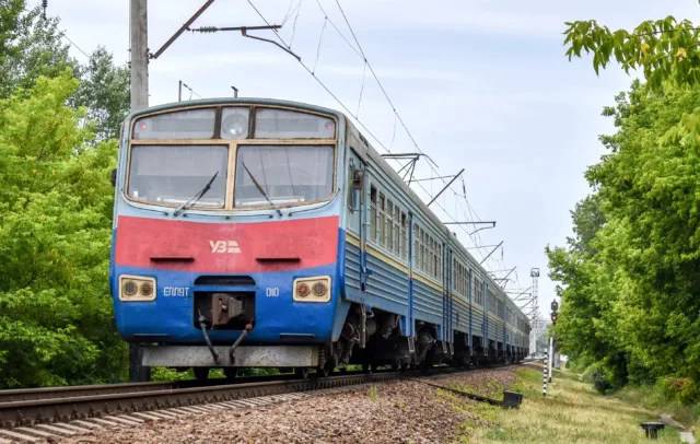 ЭПЛ9Т-010. Украина, Полтавская область, перегон Вакуленцы — Полтава-Южная. Автор: kut. Дата: 29 мая 2024 г.