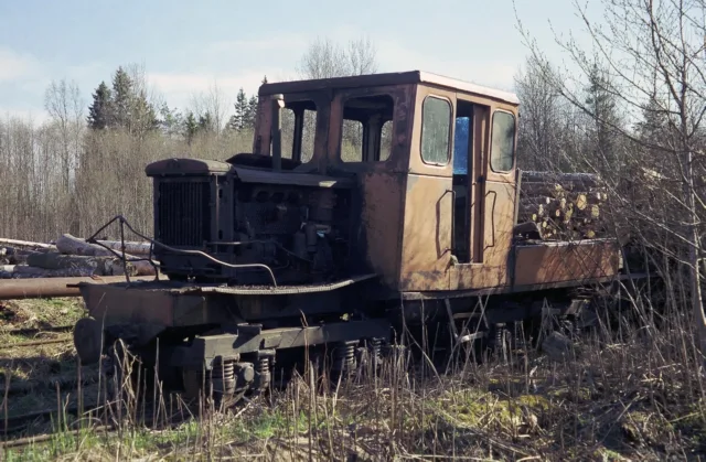 МД54-4 ххх. Россия, Ленинградская область, Волосовский леспромхоз. Автор: Машинист пивного крана. Дата: 23 апреля 2000 г.