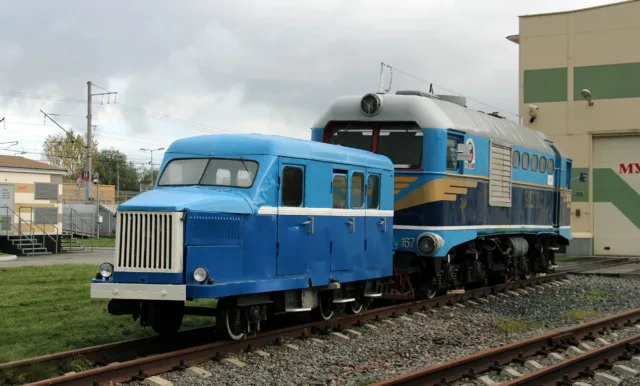 ПД1-671 и ТУ2-167. Россия, Санкт-Петербург, Малая Царскосельская железная дорога, депо Царскосельская. Автор: Машинист пивного крана. Дата: 23 октября 2017 г.