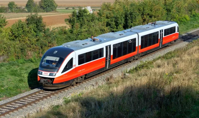 Siemens Desiro Classic (DMU) 5022 050. Австрия, Бургенланд, перегон Маттерсбург — Бад Сауербрунн. Автор: KORA_362. Дата: 12 октября 2023 г.