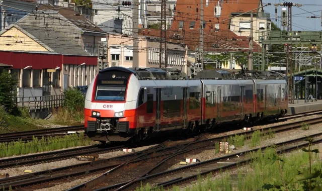Siemens Desiro ML 4746 513. Австрия, Вена, станция Вена-Пенцинг. Автор: $crooge McDuck. Дата: 24 июля 2022 г.