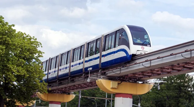 ЭПС-04. Москва, перегон Улица Сергея Эйзенштейна – Выставочный центр. Автор: bkm221. Дата: 5 июля 2023 г.